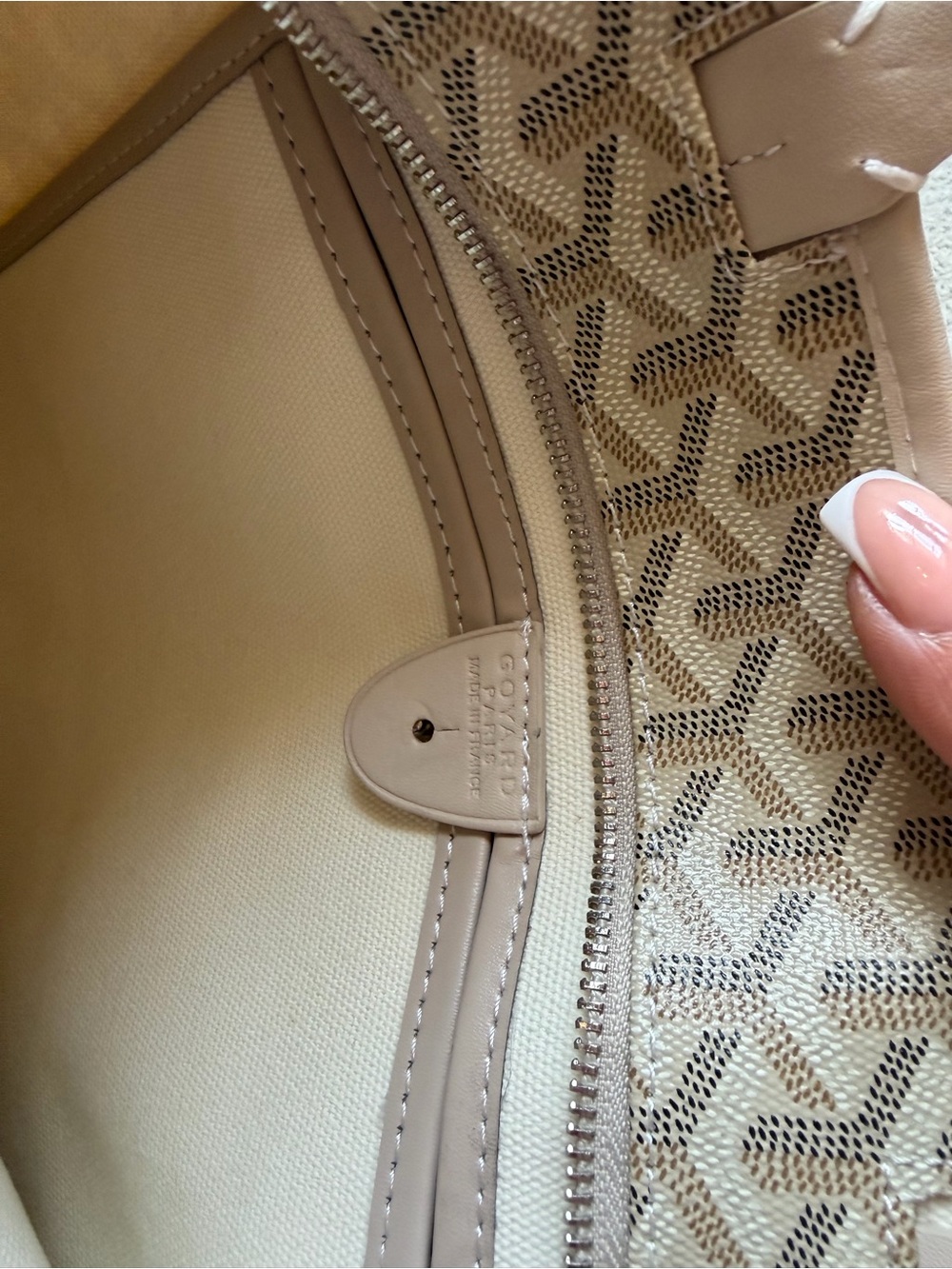 Beige Goyardine Canvas Tote with Leather Handles medium - Picture 4 of 12